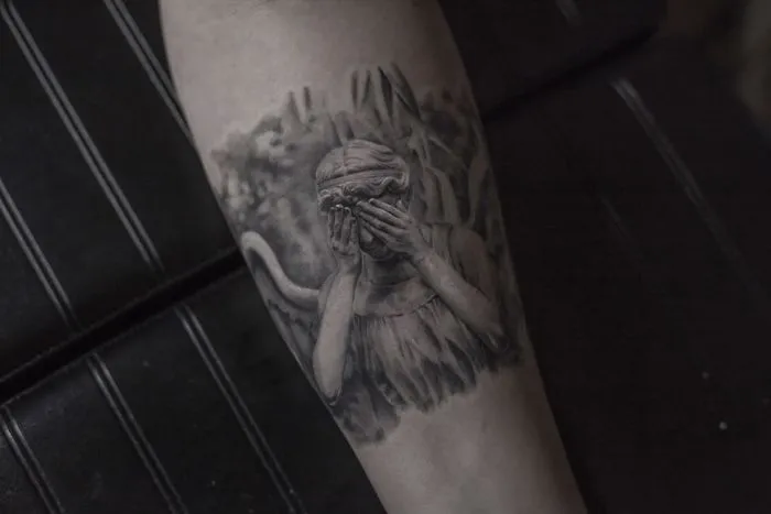 Belgian Tattooist Makes Realistic Tattoos That Give The Impression That They Are Printed On The Skin