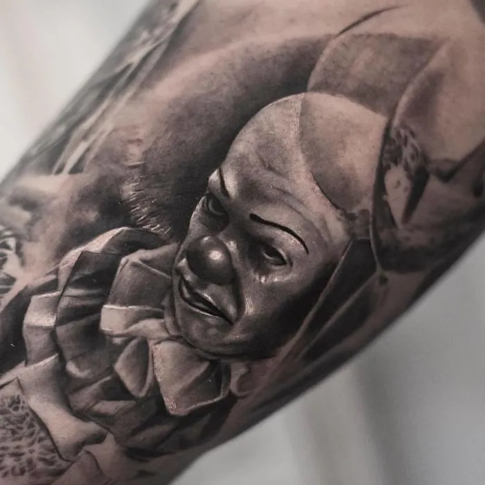 Belgian Tattooist Makes Realistic Tattoos That Give The Impression That They Are Printed On The Skin