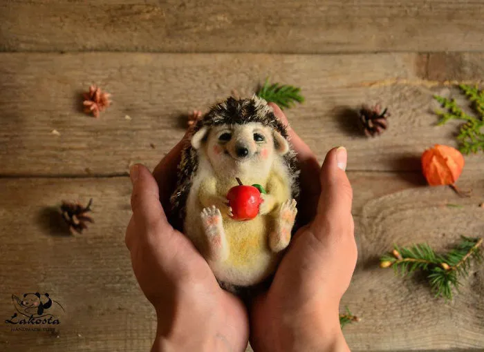 Russian Artist Makes Cute Woolen Animal Toys Completely By Hand