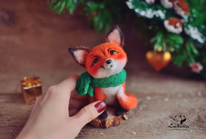 Russian Artist Makes Cute Woolen Animal Toys Completely By Hand
