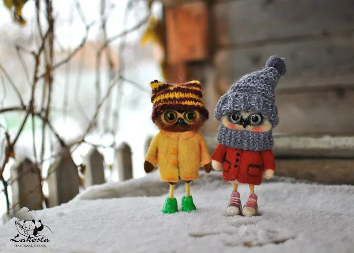 Russian Artist Makes Cute Woolen Animal Toys Completely By Hand