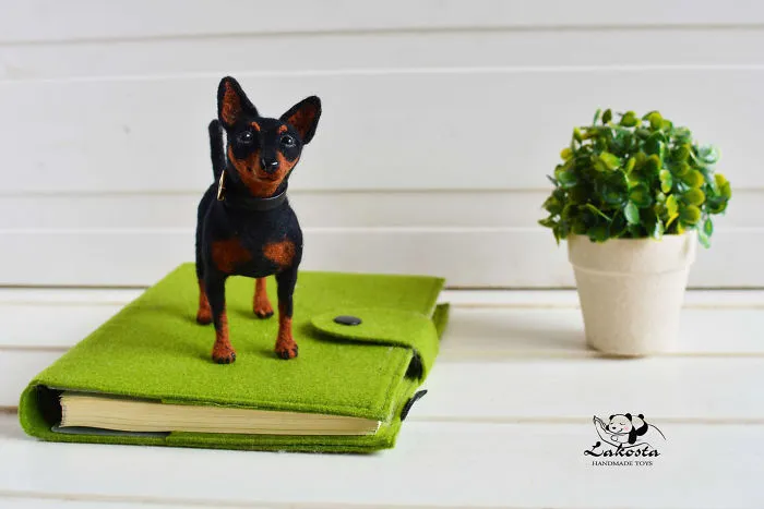 Russian Artist Makes Cute Woolen Animal Toys Completely By Hand