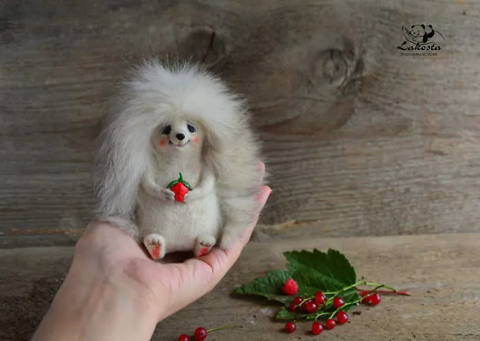 Russian Artist Makes Cute Woolen Animal Toys Completely By Hand