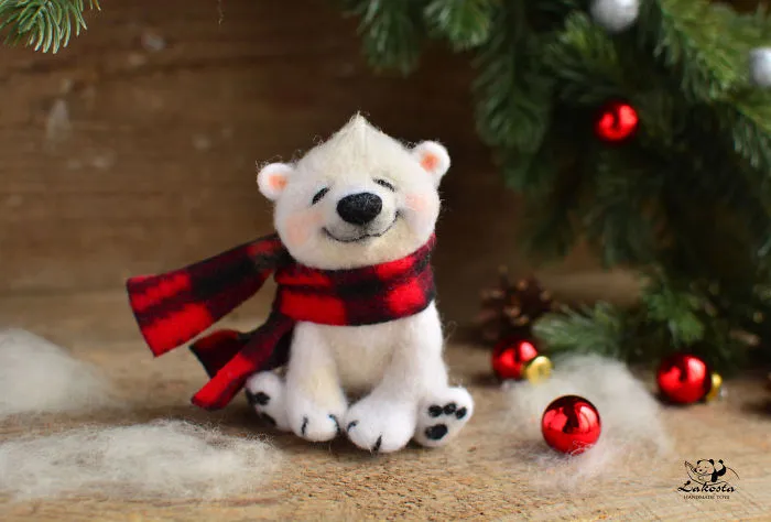 Russian Artist Makes Cute Woolen Animal Toys Completely By Hand