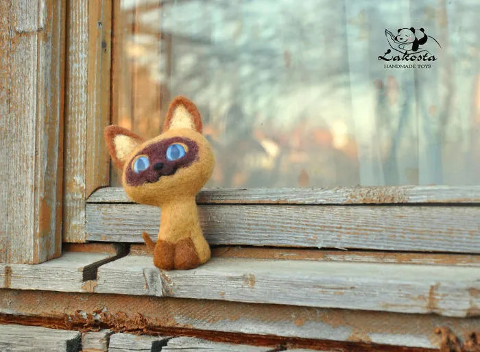 Russian Artist Makes Cute Woolen Animal Toys Completely By Hand