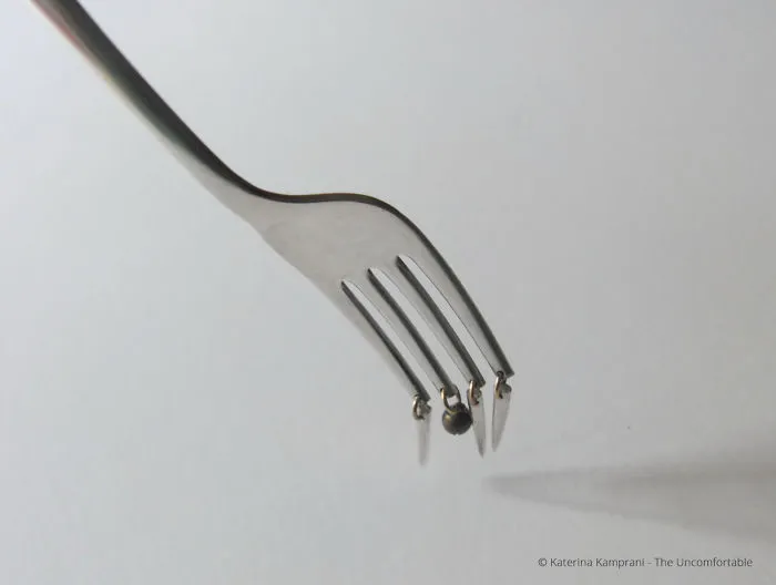 Tenedor incómodo