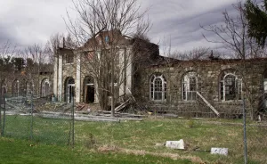 A Woman's Photos From Three Creepy Abandoned Asylums That Will Seriously Scare The Crap Out Of You