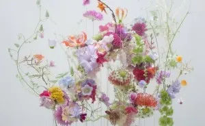 Photographer Captures Ethereal Beauty Of Flowers Floating Like Ballerinas Underwater
