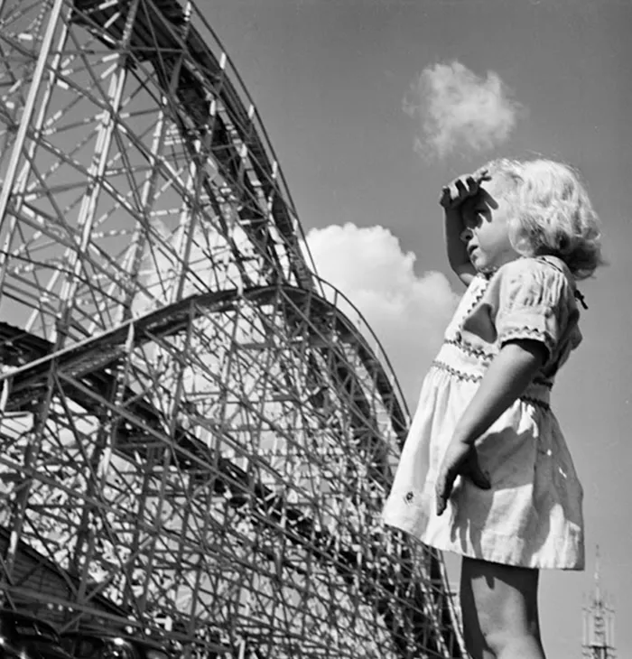 Niña Pequeña En El Parque De Atracciones Palisades, 1946 