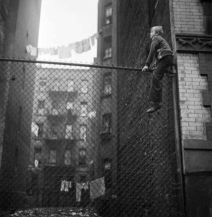 Limpiabotas (En Una Valla), 1947