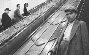 17-Year-Old Stanley Kubrick's Photos Of 1940s New York Prove That He Was Born Genius