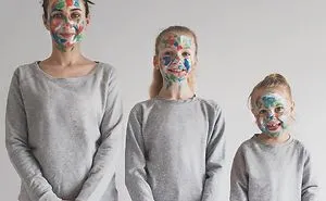Mother Of Two Takes Adorable Photos Of Herself And Her Daughters In Matching Clothing (Part 2)