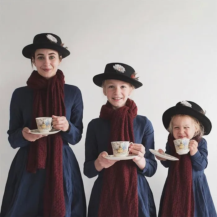 Esta madre hace adorables fotos de sus hijas con ella llevando ropa a juego (Parte 2)