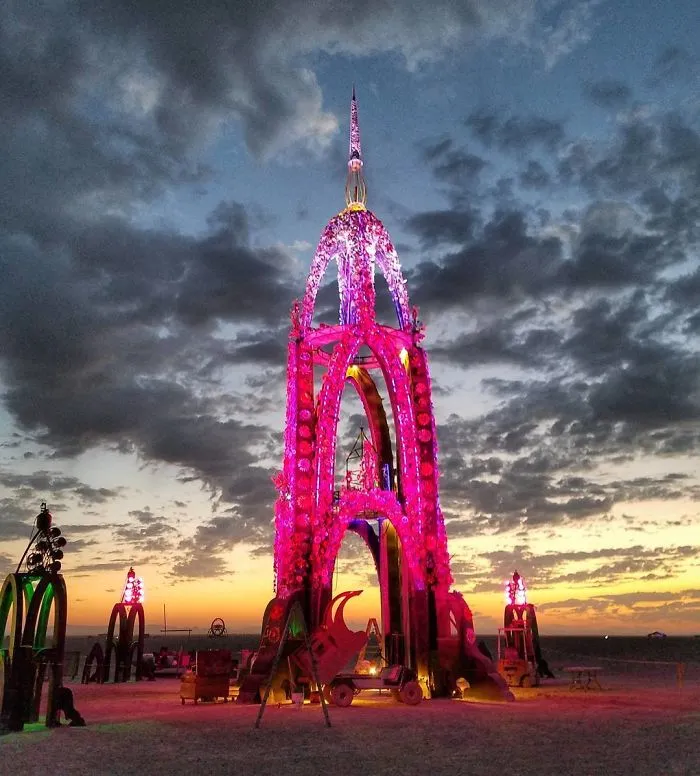 208 Epic Photos From Burning Man 2017 That Prove It's The Craziest Festival In The World