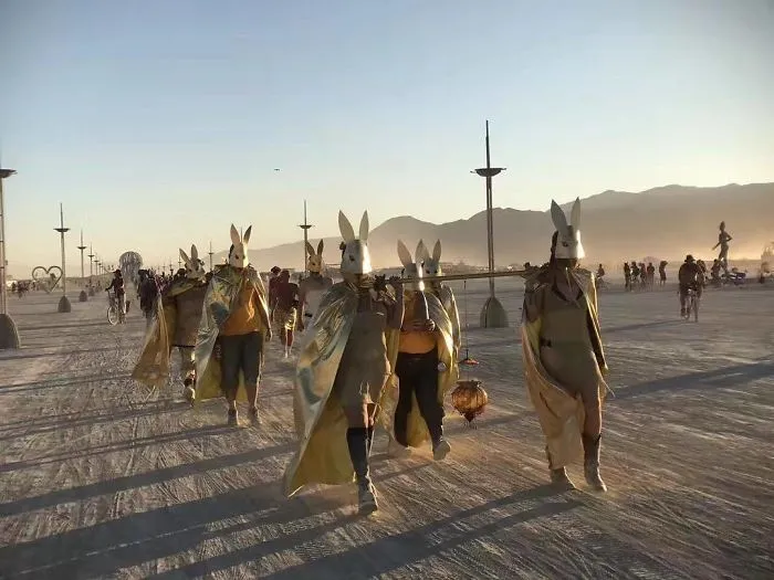 208 Epic Photos From Burning Man 2017 That Prove It's The Craziest Festival In The World