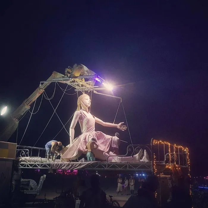 208 Epic Photos From Burning Man 2017 That Prove It's The Craziest Festival In The World
