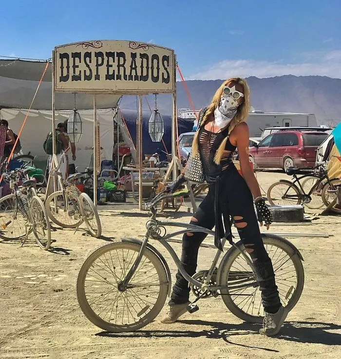 208 Epic Photos From Burning Man 2017 That Prove It's The Craziest Festival In The World