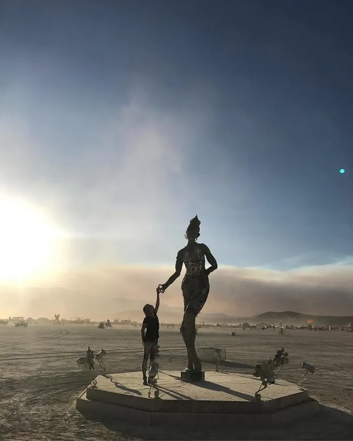 208 Epic Photos From Burning Man 2017 That Prove It's The Craziest Festival In The World