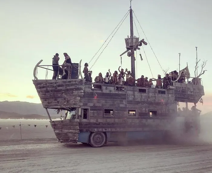 208 Epic Photos From Burning Man 2017 That Prove It's The Craziest Festival In The World