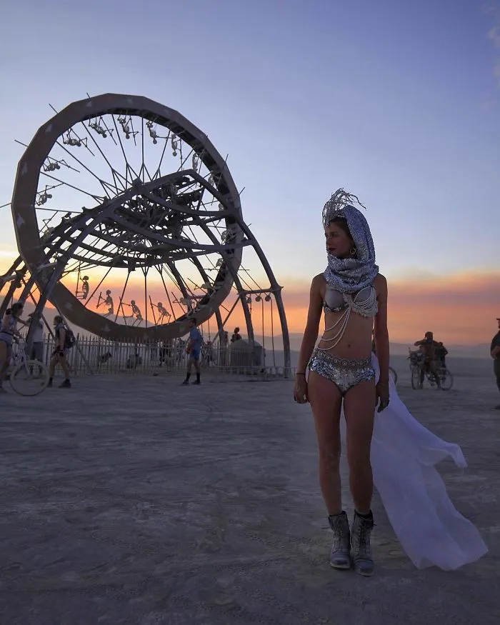 208 Epic Photos From Burning Man 2017 That Prove It's The Craziest Festival In The World