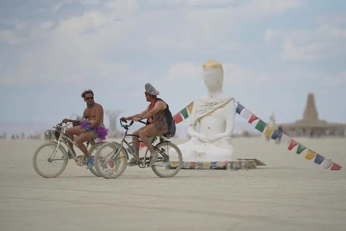 208 Epic Photos From Burning Man 2017 That Prove It's The Craziest Festival In The World