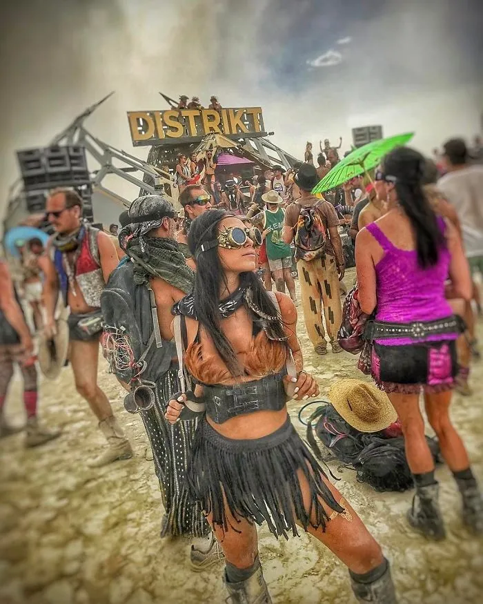 208 Epic Photos From Burning Man 2017 That Prove It's The Craziest Festival In The World