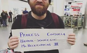 84 Funny Airport Pickup Signs That Made Everyone Chuckle