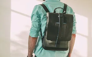 A Backpack With Solar Panels: The Moovy Bag Ensures You Never Run Out Of Battery!
