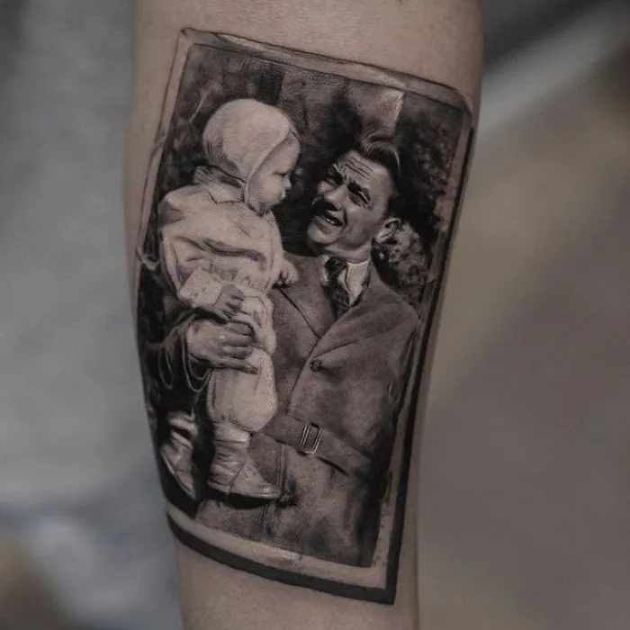 Belgian Tattooist Makes Realistic Tattoos That Give The Impression That They Are Printed On The Skin