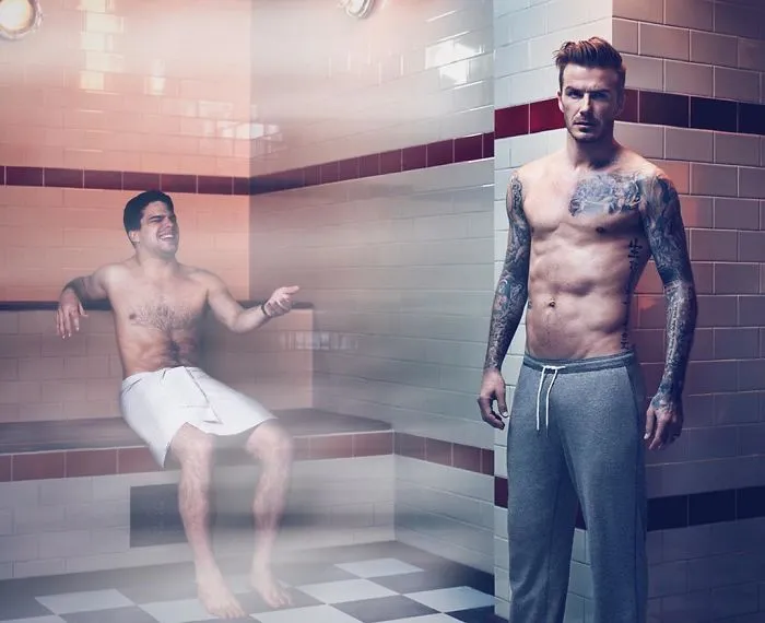 Este hombre sigue photoshopeandose en las vidas de los famosos y no podemos parar de reír