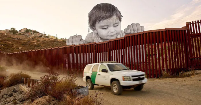 Photograph Of A Giant Baby Appears On The Border Of Mexico And The Eua And Several People Were Impressed