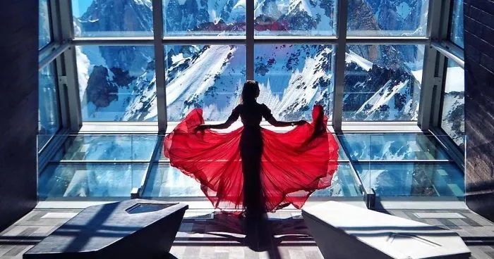 I Travel The World In Flowy Dresses To Take Self-Portraits In The Most Beautiful Places
