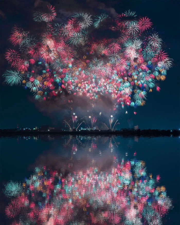 Magnificent Photographs Of Japan’s Summer Firework Festivals