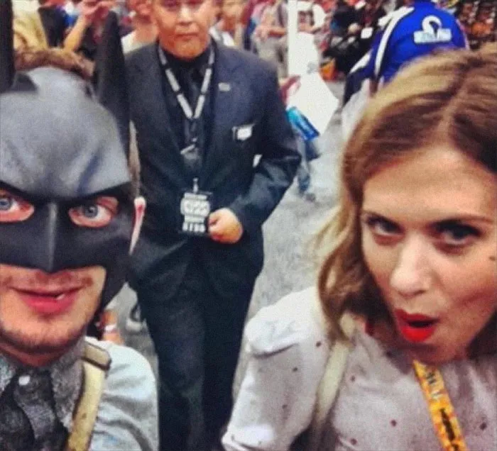 Nadie se hace fotos con los fans como Elijah Wood (10+ imágenes)