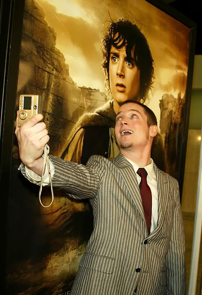 Nadie se hace fotos con los fans como Elijah Wood (10+ imágenes)