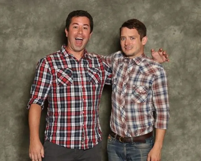 Nadie se hace fotos con los fans como Elijah Wood (10+ imágenes)