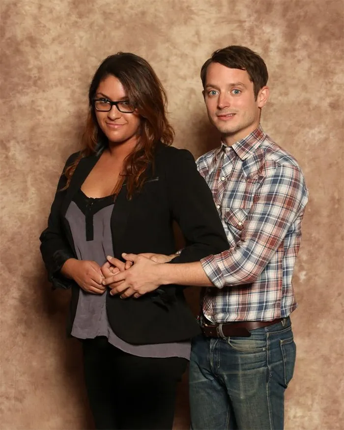 Nadie se hace fotos con los fans como Elijah Wood (10+ imágenes)