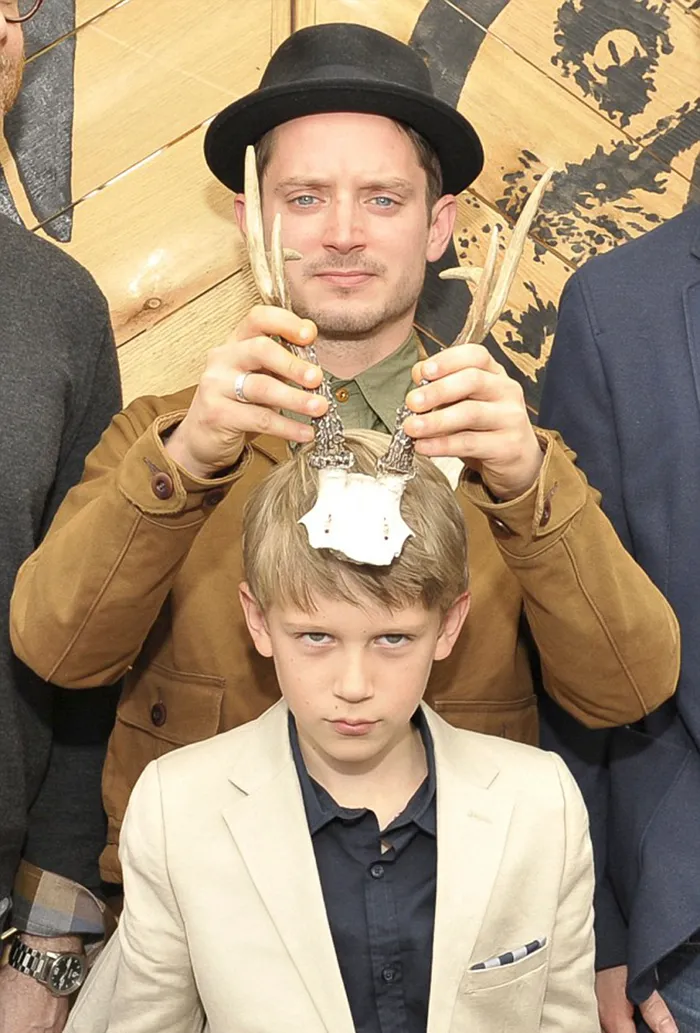 Nadie se hace fotos con los fans como Elijah Wood (10+ imágenes)