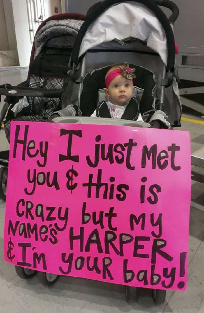 Cole Tesar, A Soldier From Bellevue, Got Home. His Baby Girl-He Has Never Met-Was Waiting For Him With This Airport Pickup Sign
