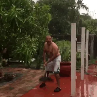 Intentando echar al huracán a golpes