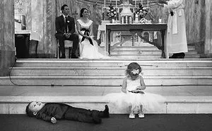 36 Hilarious Pics Of Kids At Weddings