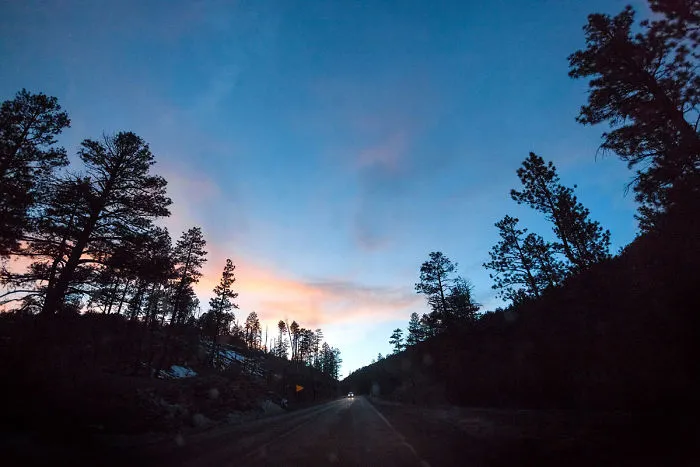 Vers La Nuit Sur La Route I (2017)