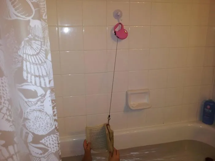 Así nunca se te caerá un libro en la bañera
