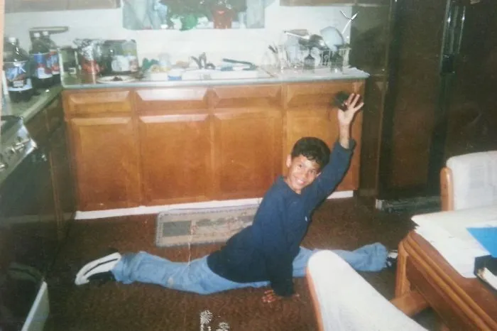 Mi sobrino es gay y me preguntó si lo sabíamos de antes. Le enseñé esta foto
