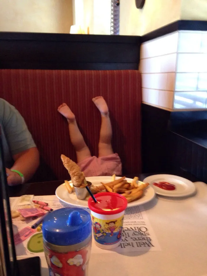 Hemos llevado a nuestra hija a cenar fuera