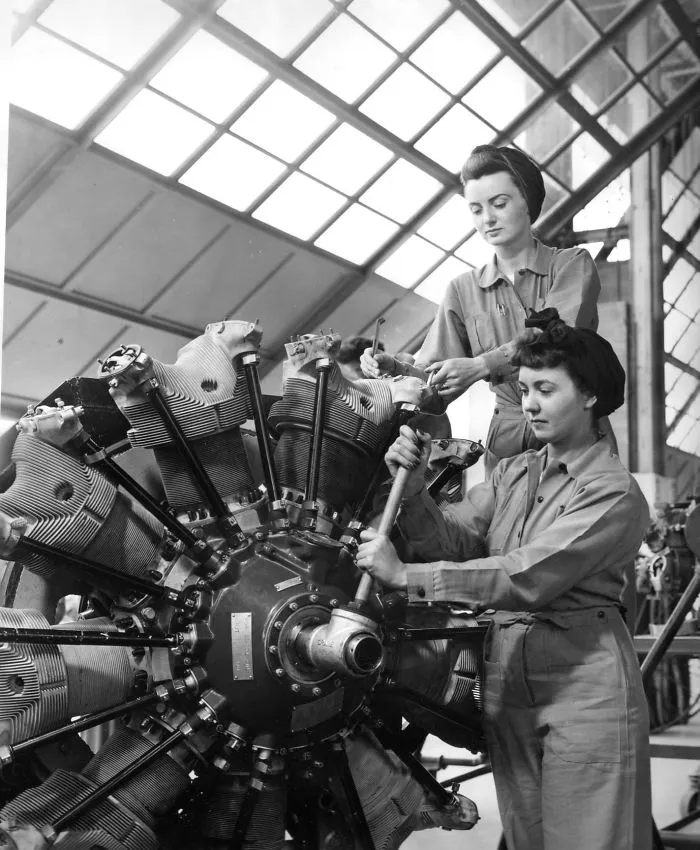 My Grandma (Top) Was A Badass In WW2 (1940's)