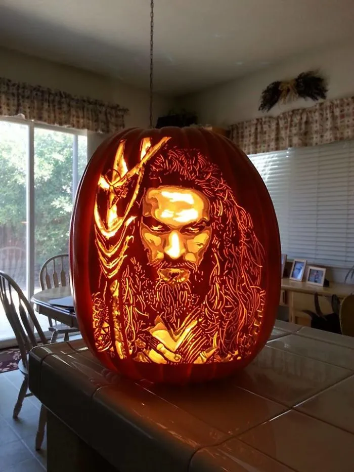 Artist Carves Portraits Of Famous Pop Culture Characters And The Result Is Incredible