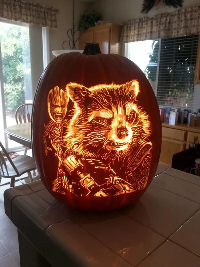 Artist Carves Portraits Of Famous Pop Culture Characters And The Result Is Incredible