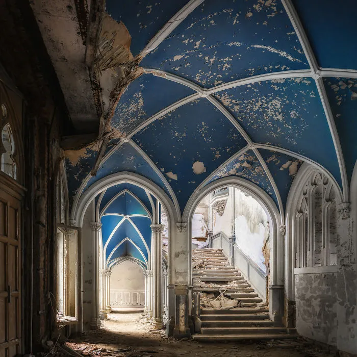 I Photographed Abandoned Places