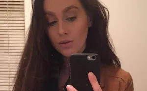 Teen Reports Her Boss For Sexual Harassment, Gets Panic Attack After Seeing Boss's Response